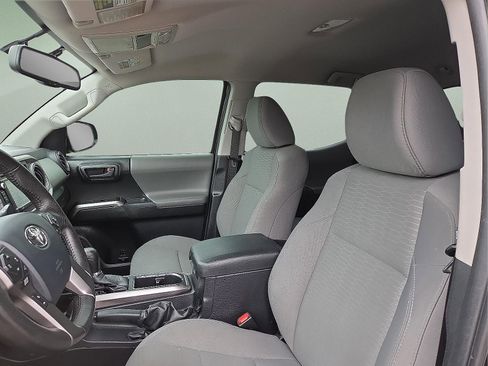 Used 2017 Toyota Tacoma 4x4 Double Cab image 13