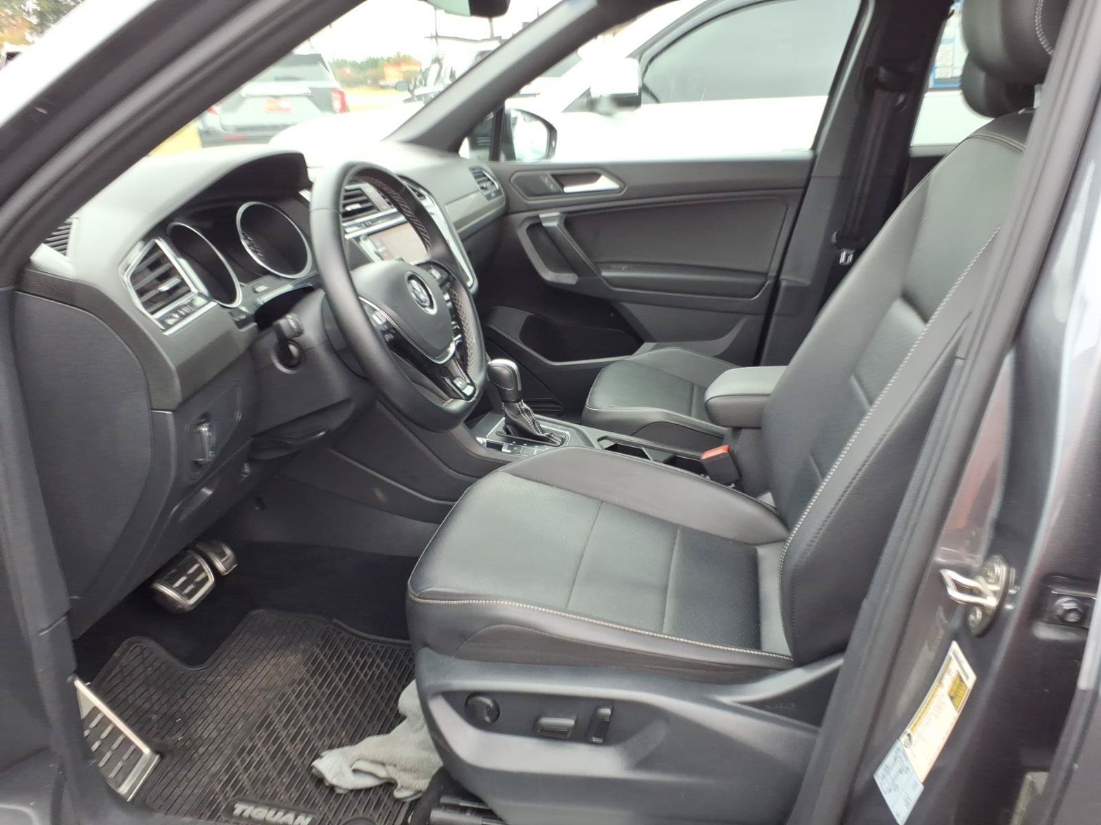 Used 2021 Volkswagen Tiguan SE R-Line AWD/4WD image 9