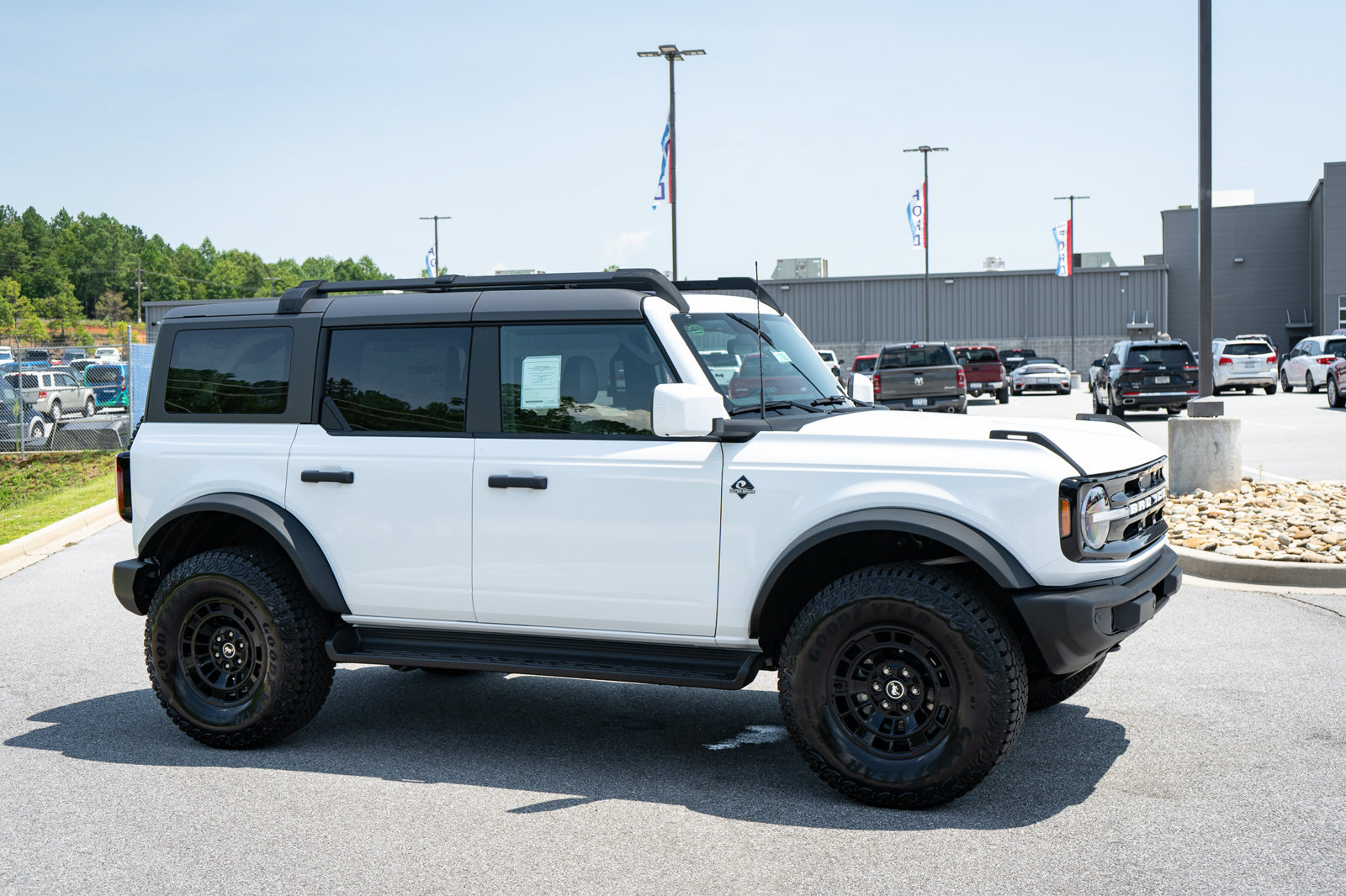 New 2026 Ford Bronco Outer Banks w/ Sasquatch Package AWD/4WD image 12