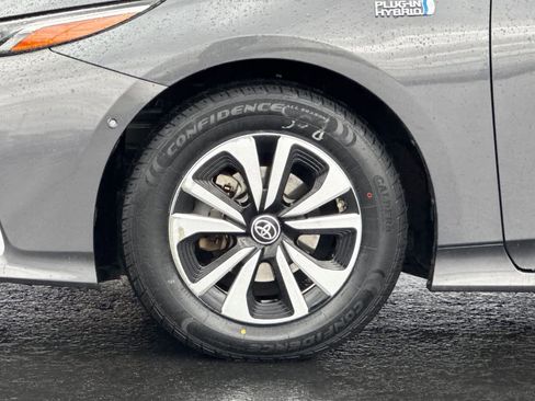 Used 2017 Toyota Prius Prime Advanced image 27