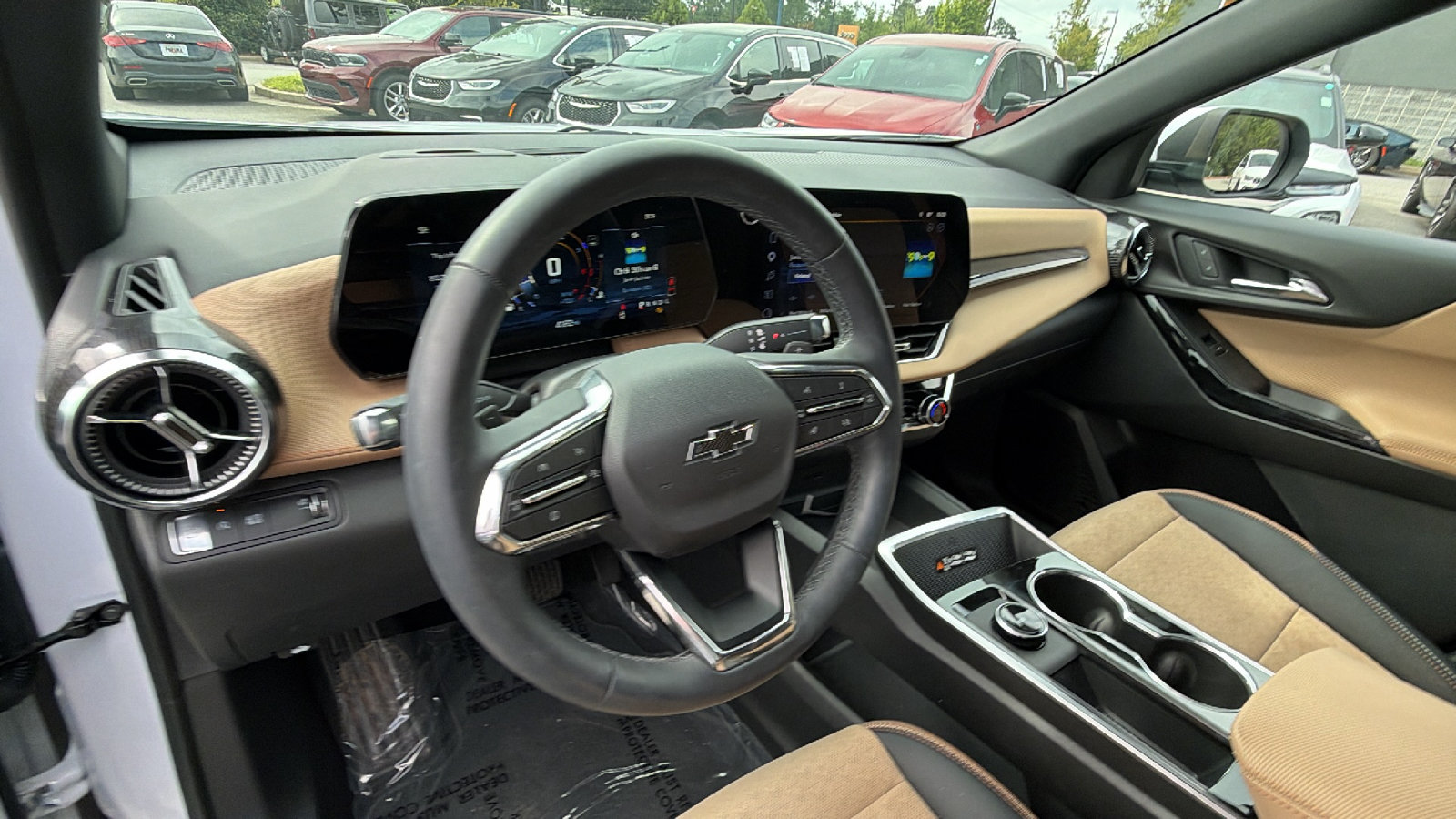 Used 2026 Chevrolet Equinox ACTIV w/ Safety and Technology Package FWD image 24