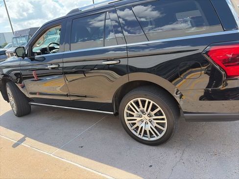 Used 2024 Ford Expedition Limited RWD image 12