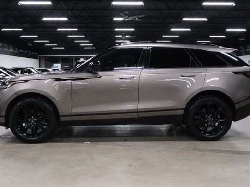 Used 2019 Land Rover Range Rover Velar R-Dynamic SE image 2