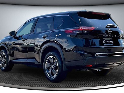 Used 2026 Nissan Rogue SV w/ Cold Weather Package AWD/4WD image 5