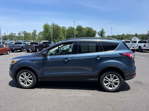 Used 2018 Ford Escape SE w/ SE Sync 3 Package AWD/4WD image 11