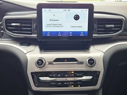 Used 2022 Ford Explorer XLT w/ Equipment Group 202A AWD/4WD image 22