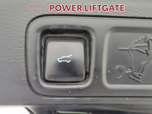 Used 2020 Ford Expedition XLT w/ Equipment Group 202A AWD/4WD image 30