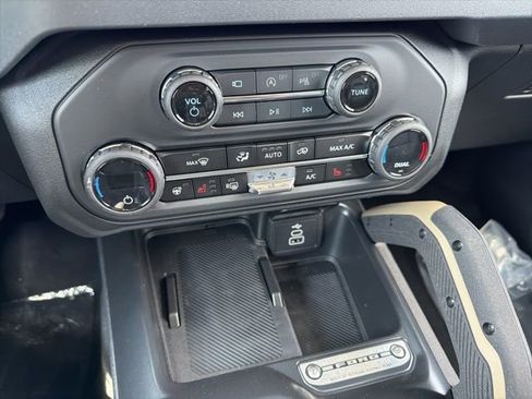 New 2026 Ford Bronco Badlands AWD/4WD image 28