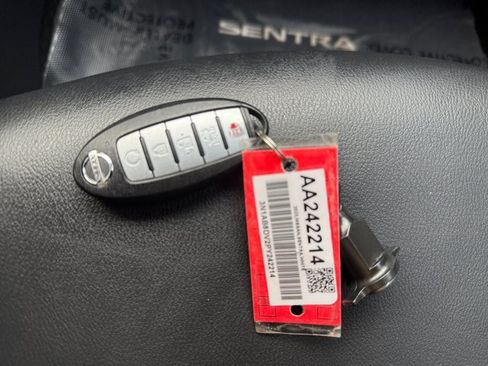 Used 2023 Nissan Sentra SR w/ SR Premium Package FWD image 16