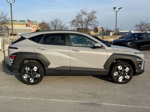 Used 2025 Hyundai Kona SEL image 2