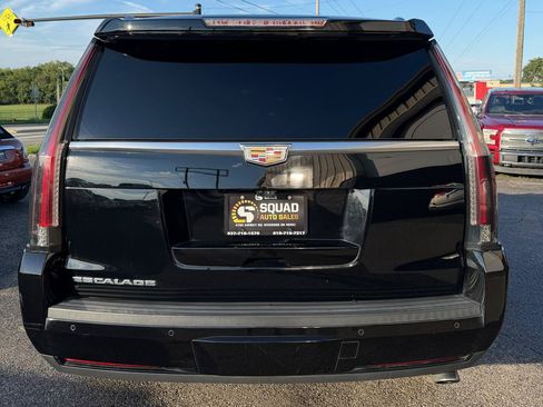 Used 2019 Cadillac Escalade Luxury AWD/4WD image 4
