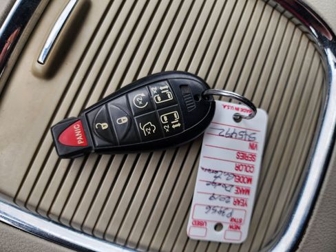 Used 2019 Dodge Grand Caravan SXT FWD image 26