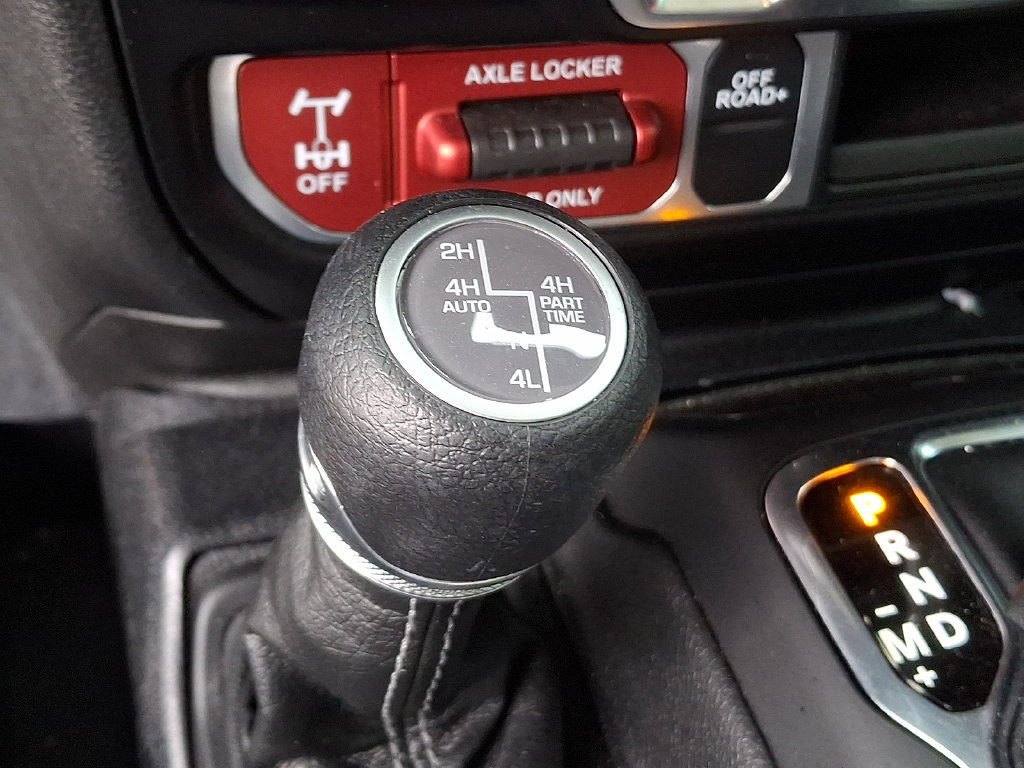 Used 2024 Jeep Wrangler Unlimited AWD/4WD image 23