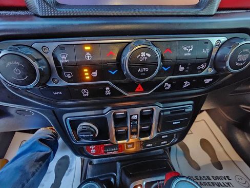 Used 2019 Jeep Wrangler Unlimited Rubicon w/ Dual Top Group image 23