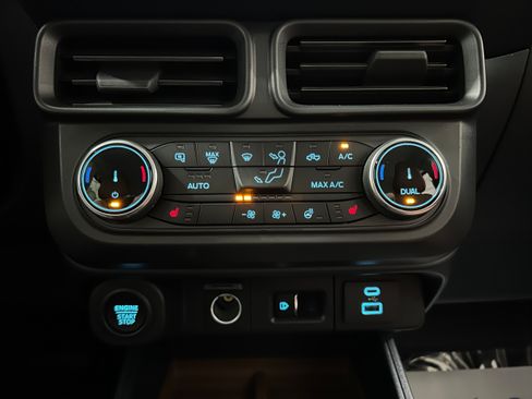 Used 2024 Ford Maverick Lariat w/ FX4 Off-Road Package AWD/4WD image 9
