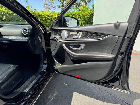 Used 2017 Mercedes-Benz E 300 image 17