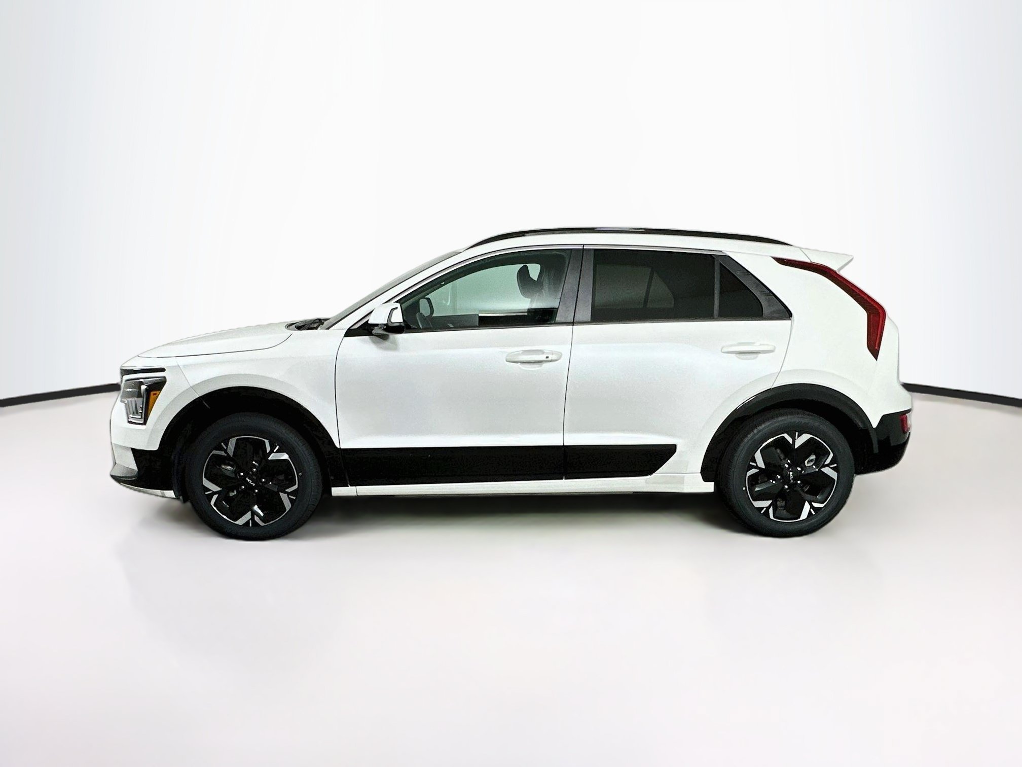 Used 2023 Kia Niro Wind FWD image 4