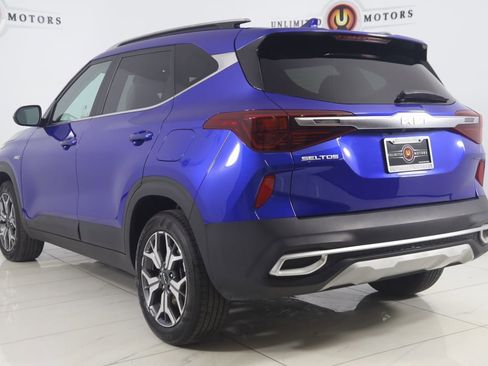 Used 2023 Kia Seltos EX image 4