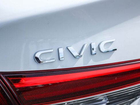 Used 2024 Honda Civic Sport image 9