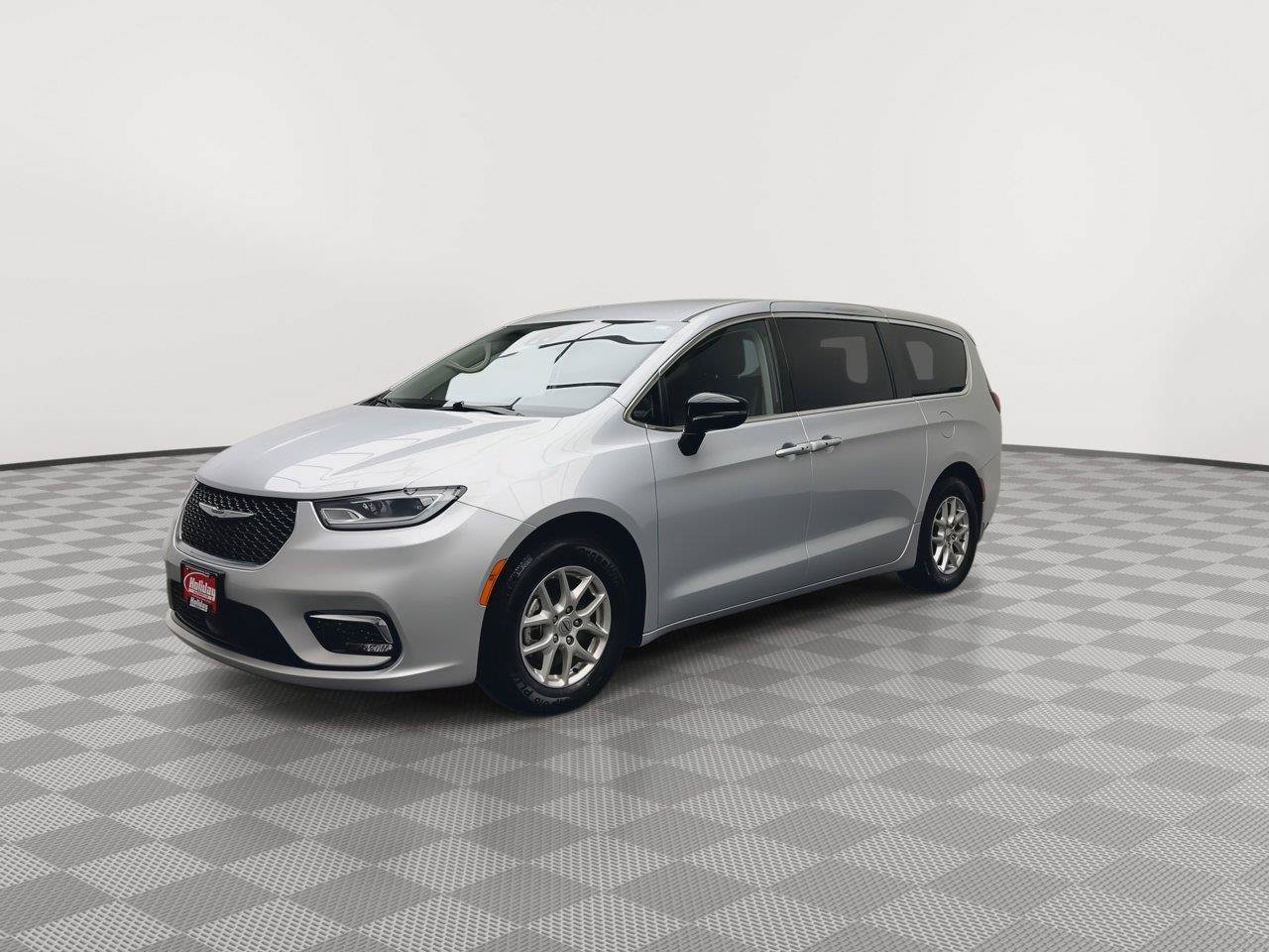 Used 2024 Chrysler Pacifica Touring-L FWD image 35