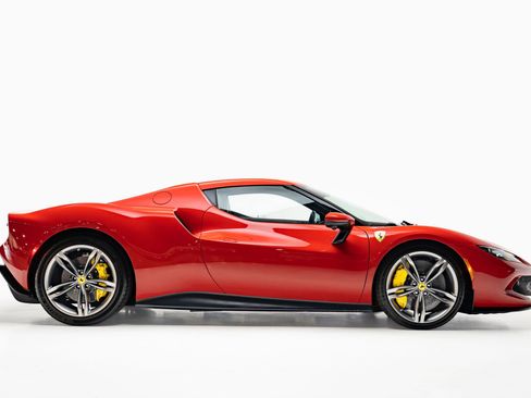 Used 2023 Ferrari 296 GTB RWD image 11