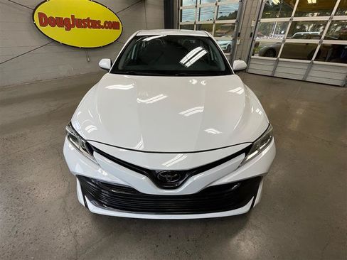 Used 2019 Toyota Camry LE FWD image 8