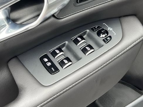 Used 2025 Volvo S90 B6 Plus image 13