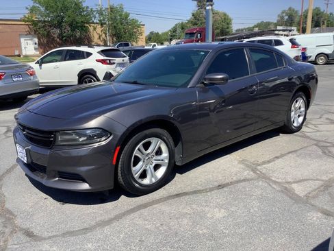 Used 2019 Dodge Charger SXT w/ Travel & Safety Group RWD image 19