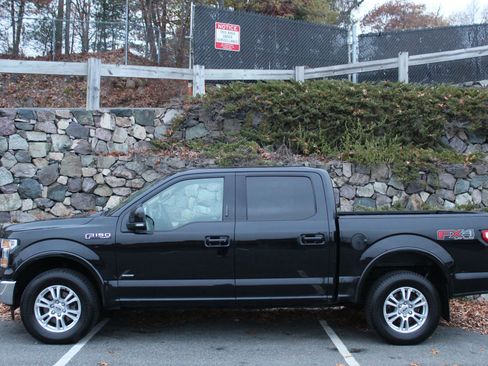 Used 2017 Ford F150 Lariat w/ Trailer Tow Package image 6