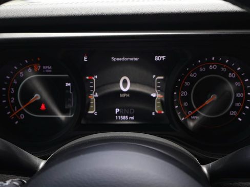 Used 2025 Jeep Gladiator Mojave w/ Safety Group AWD/4WD image 13