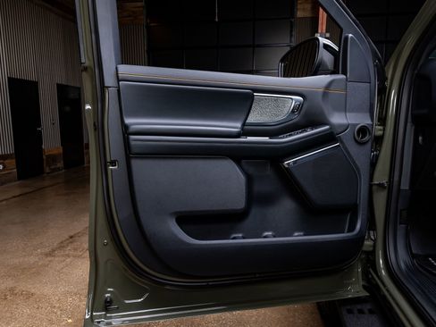 Used 2025 Ford Expedition Tremor image 38