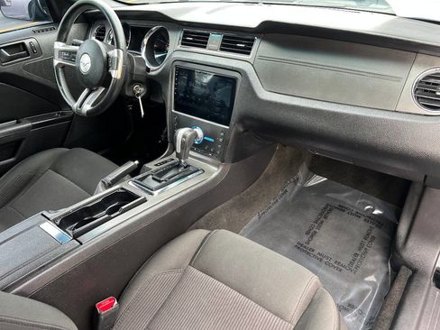 Used 2014 Ford Mustang Coupe image 24