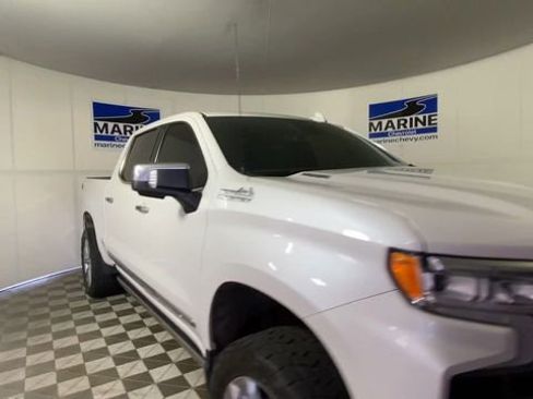 Used 2023 Chevrolet Silverado 1500 High Country w/ High Country Premium Package AWD/4WD image 4