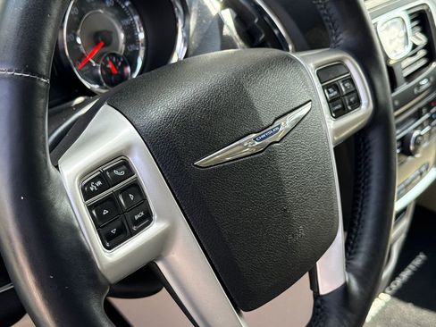 Used 2015 Chrysler Town & Country Touring-L w/ Driver Convenience Group image 29