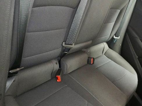 Used 2018 Chevrolet Cruze LT w/ Convenience Package FWD image 8