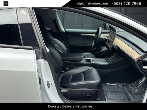 Used 2022 Tesla Model 3 Performance image 19