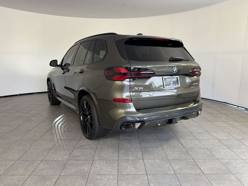 New 2026 BMW X5 xDrive40i w/ M Sport Package AWD/4WD image 3