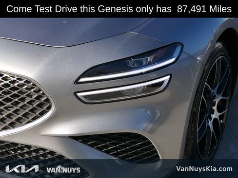 Used 2022 Genesis G70 2.0T image 9