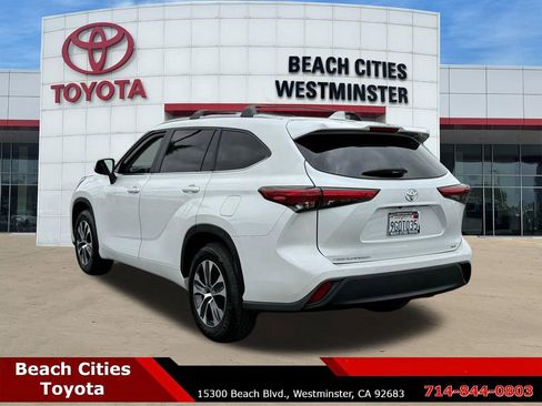 Used 2023 Toyota Highlander XLE FWD image 8