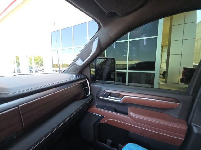 Used 2025 GMC Sierra 2500 Denali Ultimate w/ Max Trailering Package AWD/4WD image 50