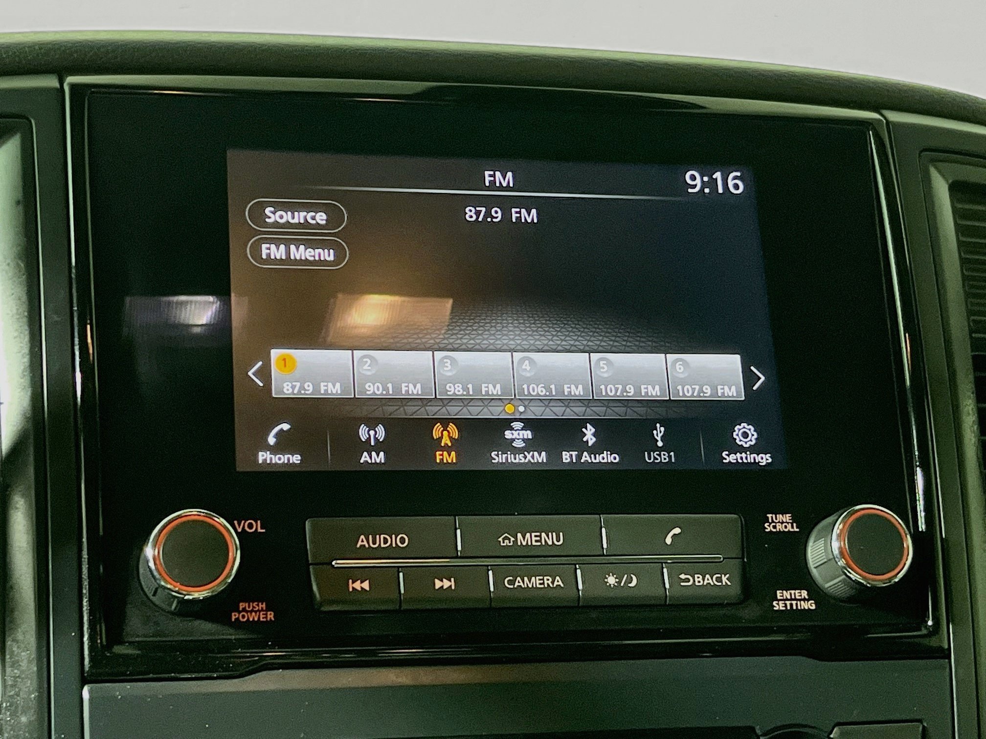 Used 2023 Nissan Titan SV w/ SV Convenience Package RWD image 25