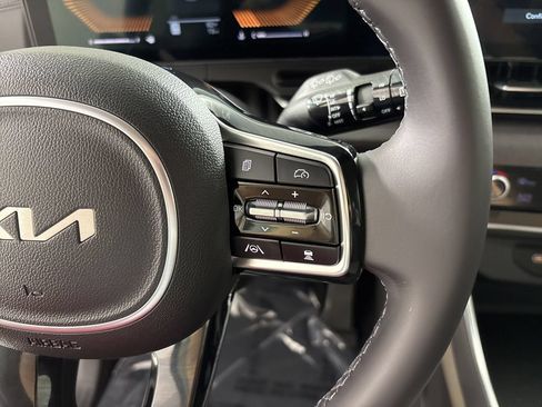 New 2026 Kia Carnival EX FWD image 28