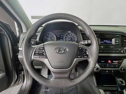 Used 2018 Hyundai Elantra SE image 11