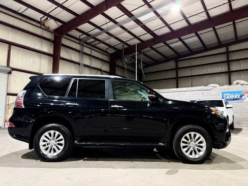 Used 2016 Lexus GX 460 w/ Premium Package AWD/4WD image 4