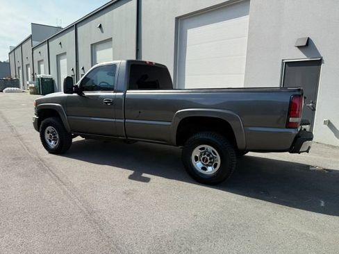 Used 2004 GMC Sierra 2500 SLE w/ Heavy-Duty Power Package AWD/4WD image 4