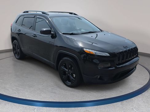 Used 2018 Jeep Cherokee Limited w/ High Altitude Package FWD image 3