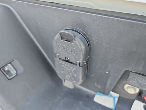 Used 2024 Chevrolet Silverado 2500 LT image 32