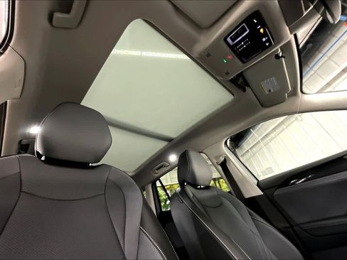 New 2026 Volkswagen Tiguan SE image 29