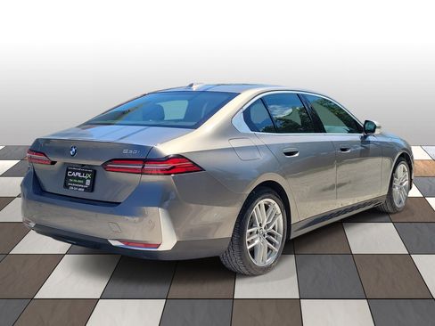 Used 2024 BMW 530i image 5