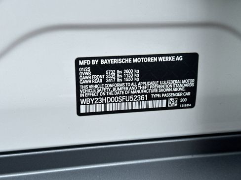 Used 2025 BMW i4 eDrive40 w/ Driving Assistance Package image 27